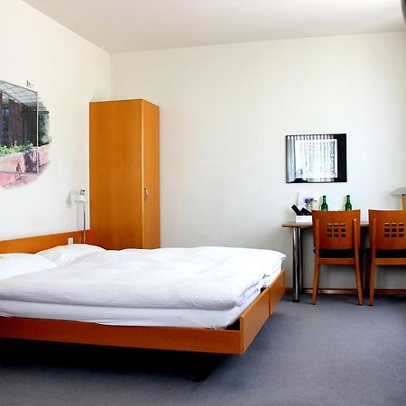Hotel Muenchnerhof Basel Exterior photo
